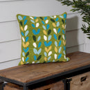Indoor/Outdoor  Hooked Polypropylene Sprouts Throw Pillow 18"x18"
